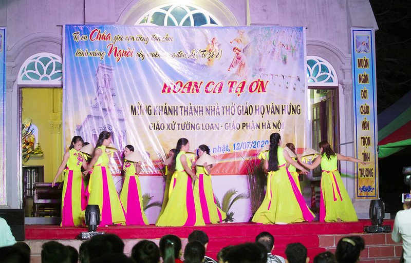 18204 van hung 1